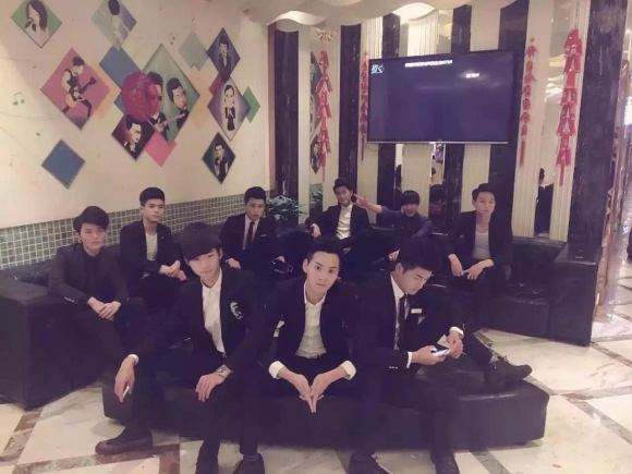 深圳KTV酒吧会所男模少爷男公关招聘-高薪招聘